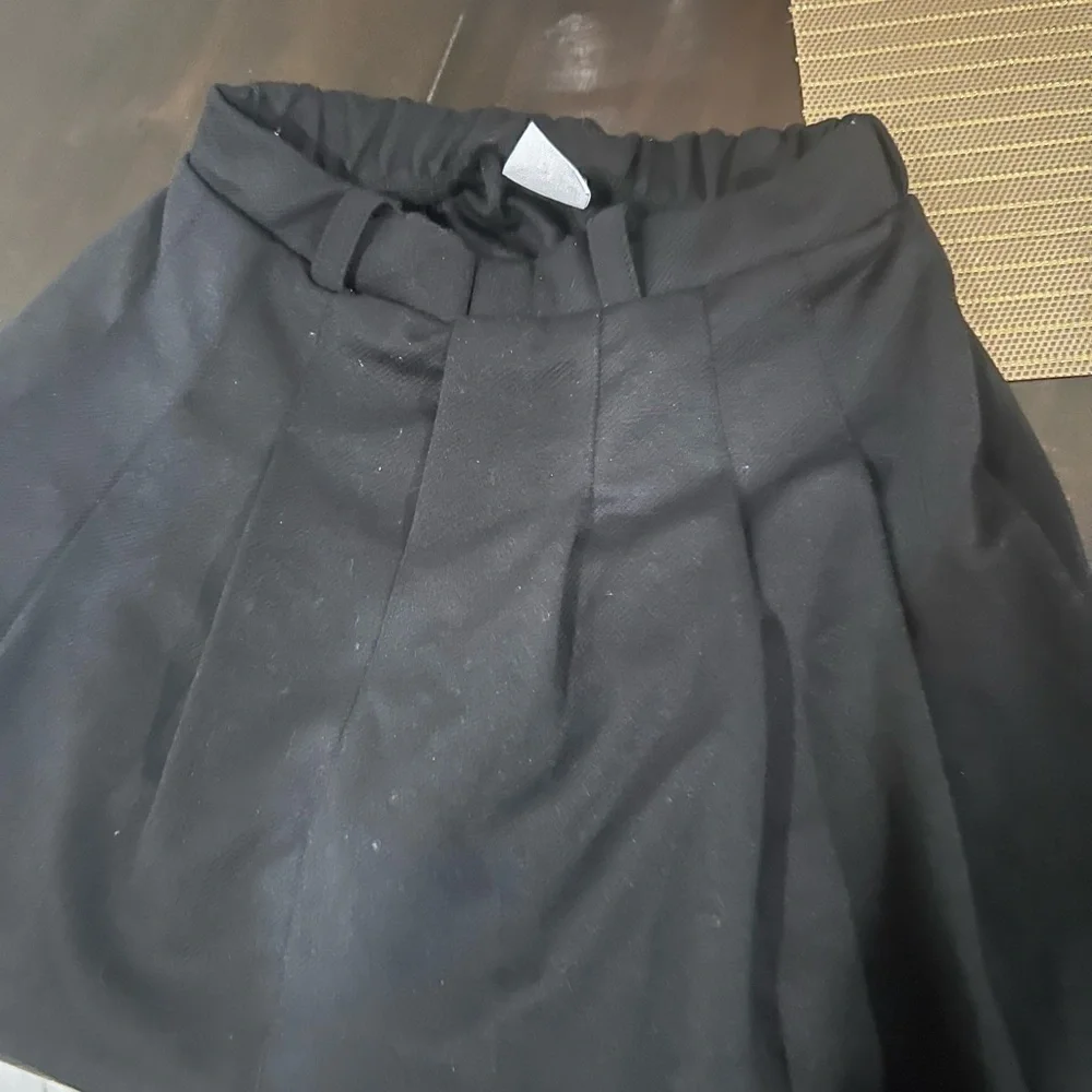 Girls Steve Madden Beige  Braided Sandals , two Zara tops , 1 pleaded skort - Picture 8 of 9